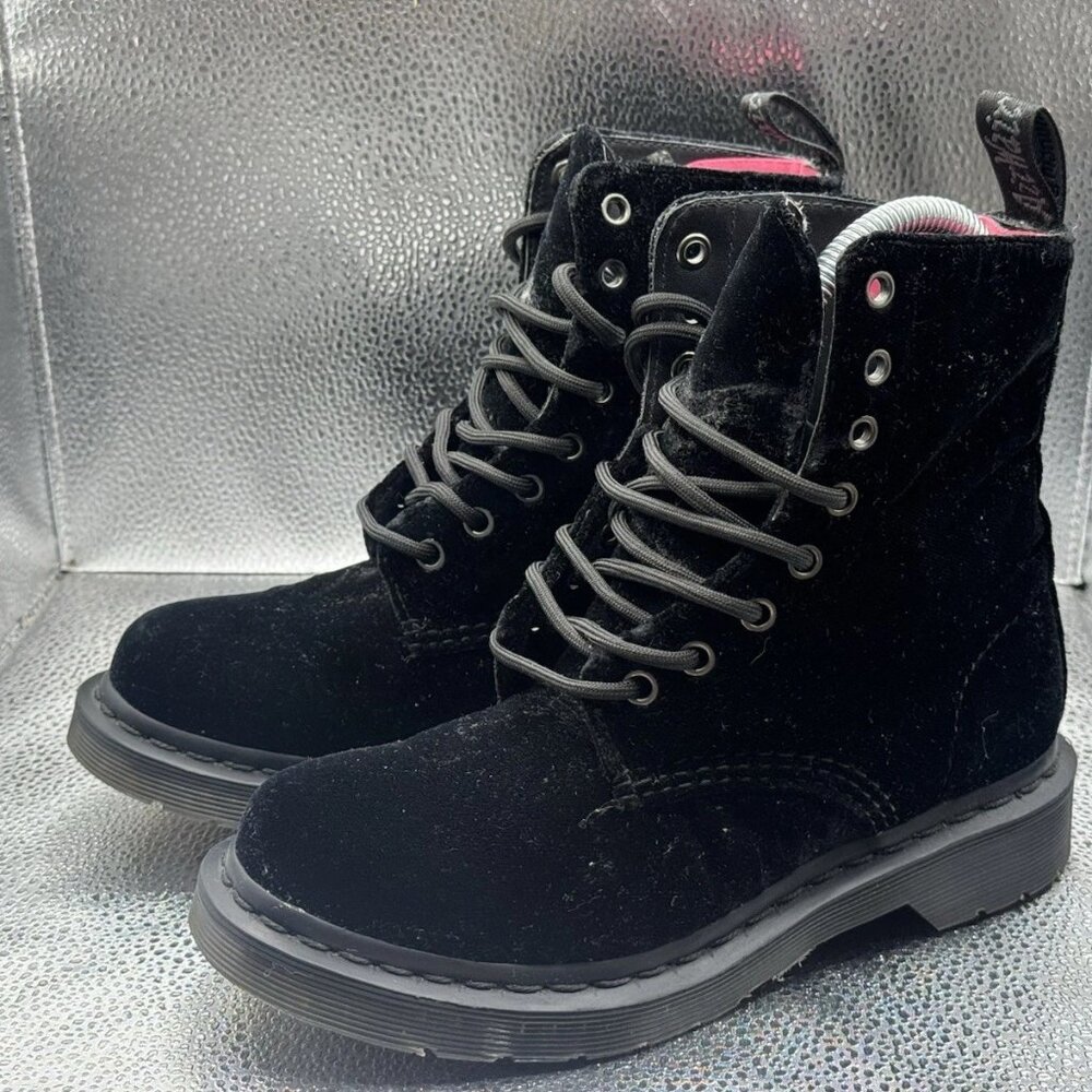 Size 5 Dr. Martens Page Boots‎ Women Black Good Velvet Ribbon Lace Up 1460 Style